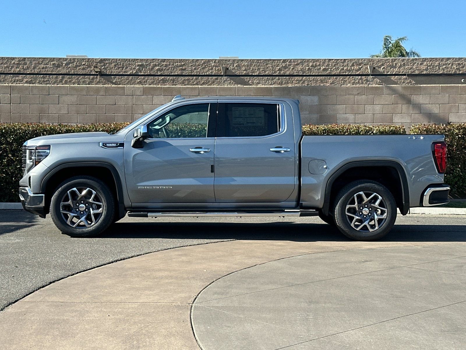 2026 GMC Sierra 1500 SLT - Photo 6