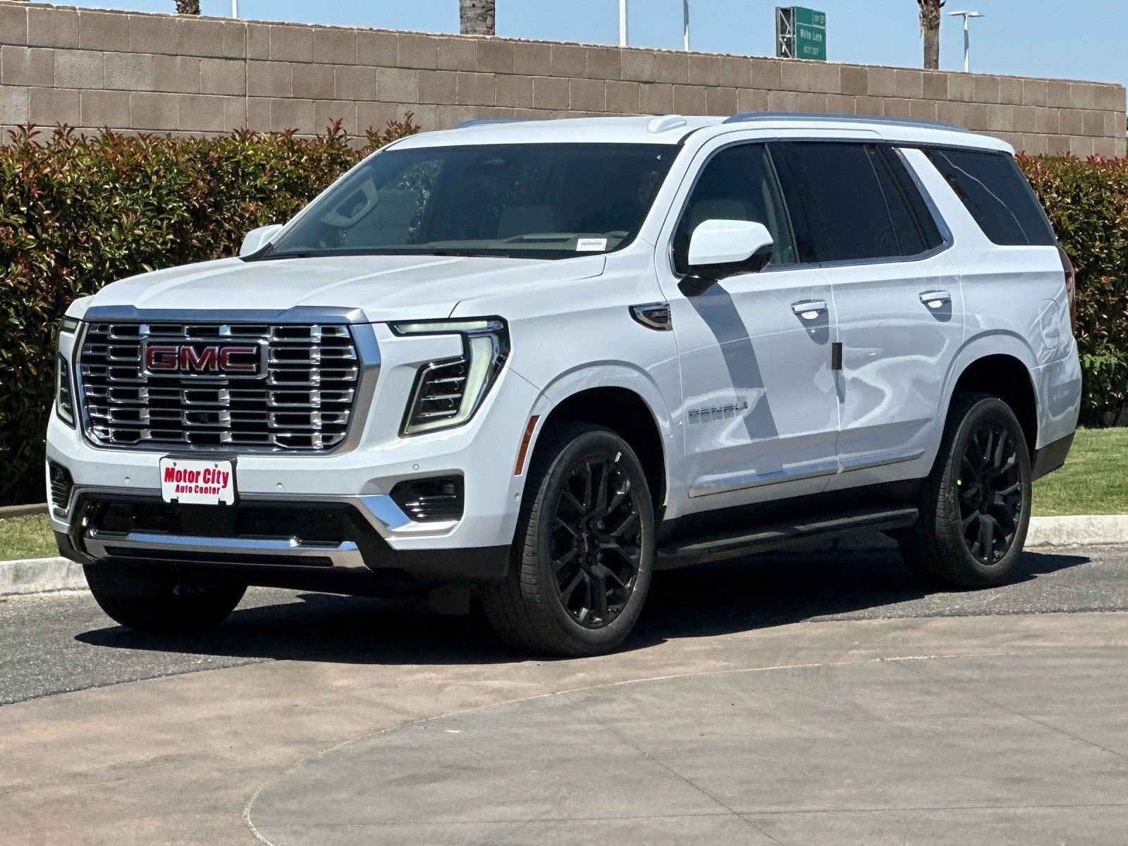 2026 GMC Yukon Denali - Photo 8