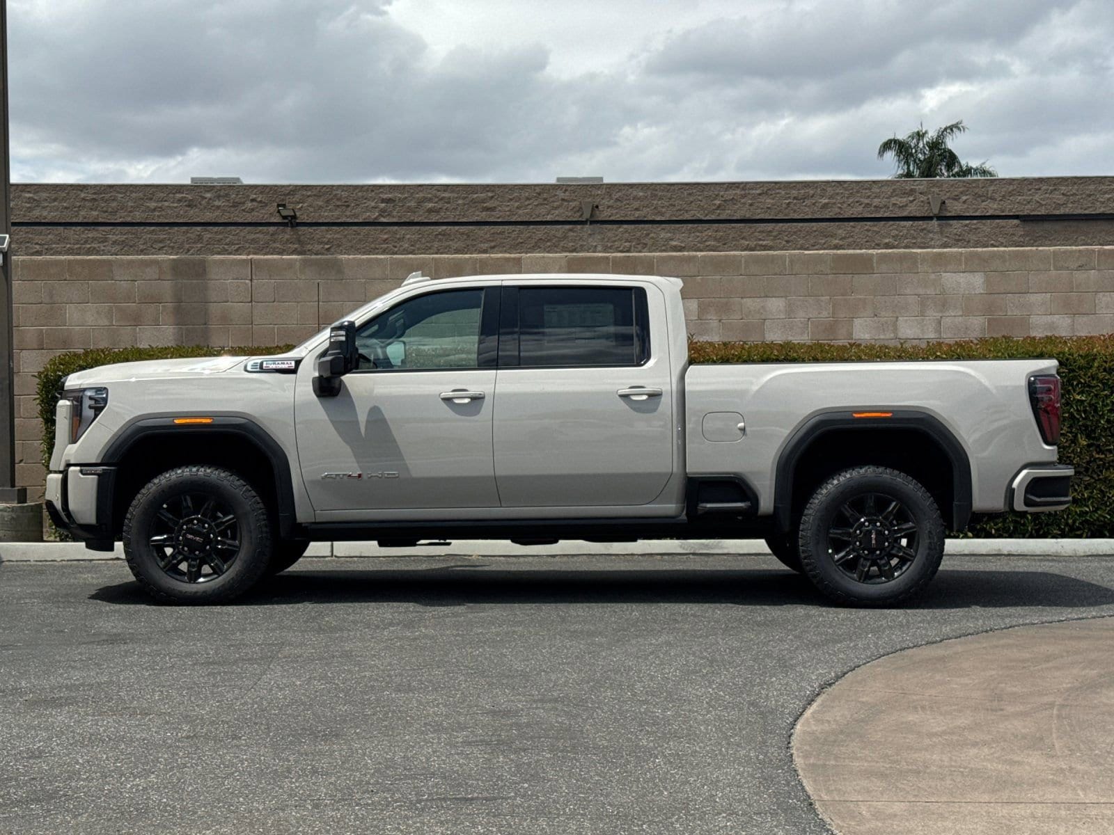 2026 GMC Sierra 2500HD AT4 - Photo 6