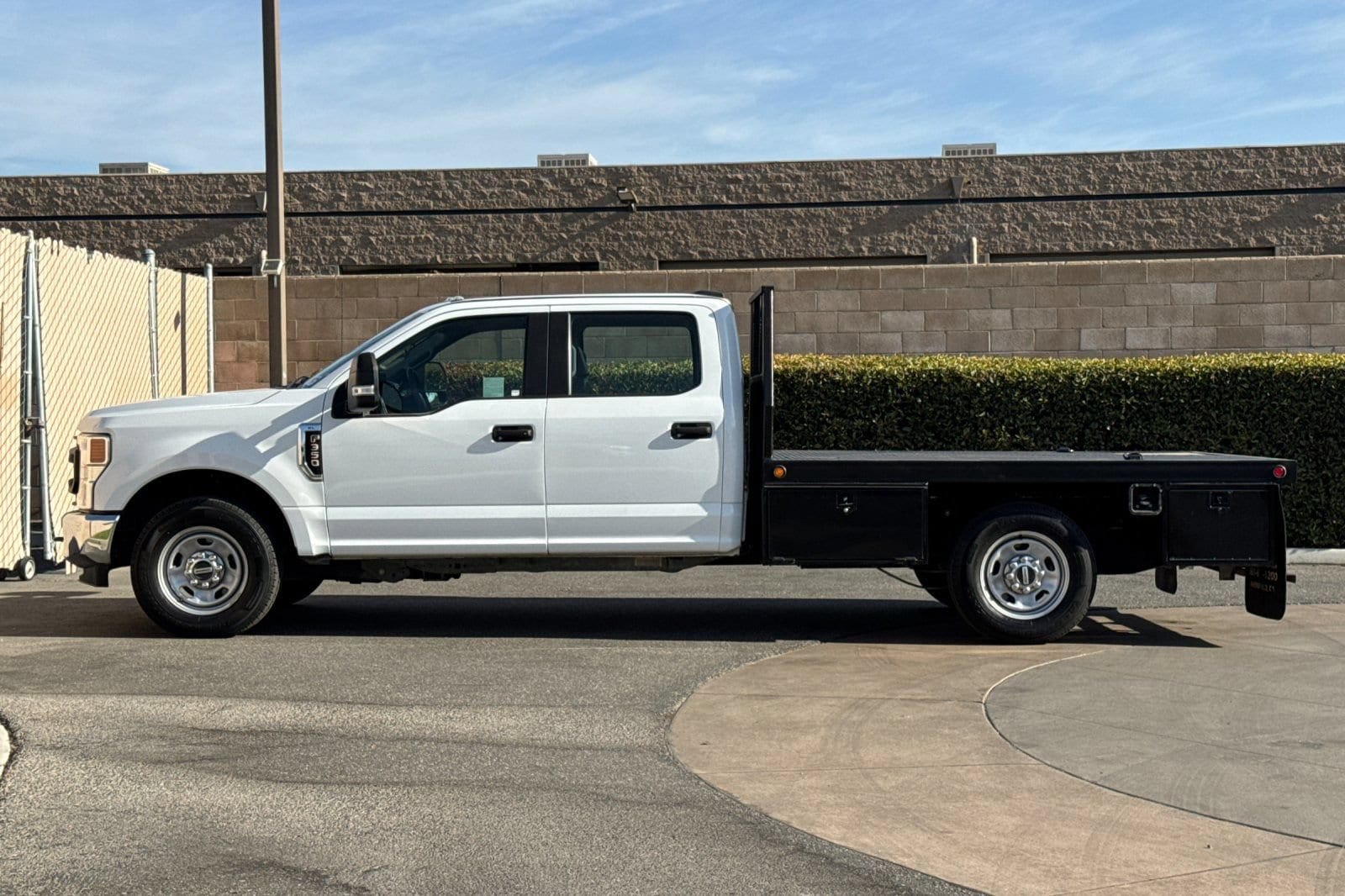2022 Ford F-350 Super Duty Chassis Cab XL - Photo 7