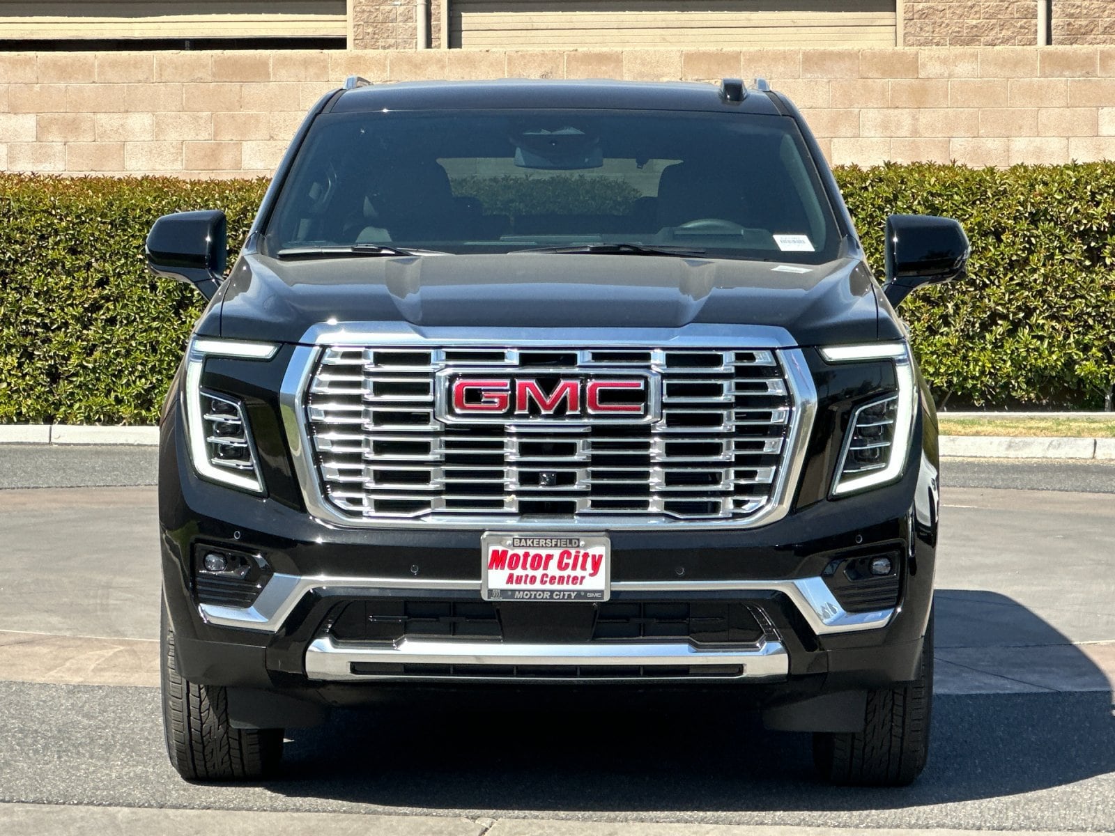 2027 GMC Yukon XL Denali - Photo 8