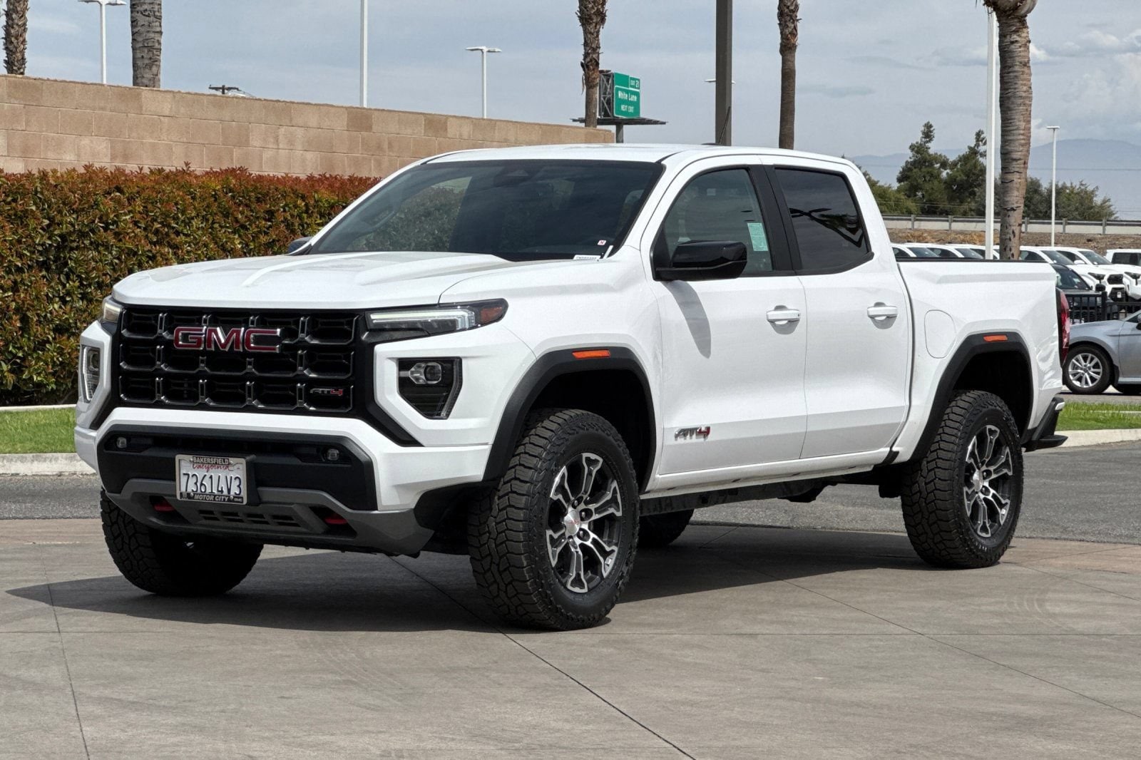 2023 GMC Canyon AT4 - Photo 8