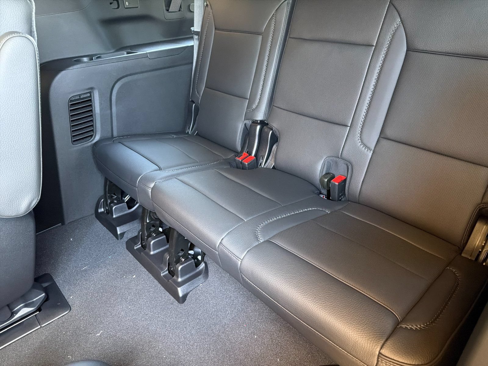 2026 GMC Yukon XL Denali - Photo 15