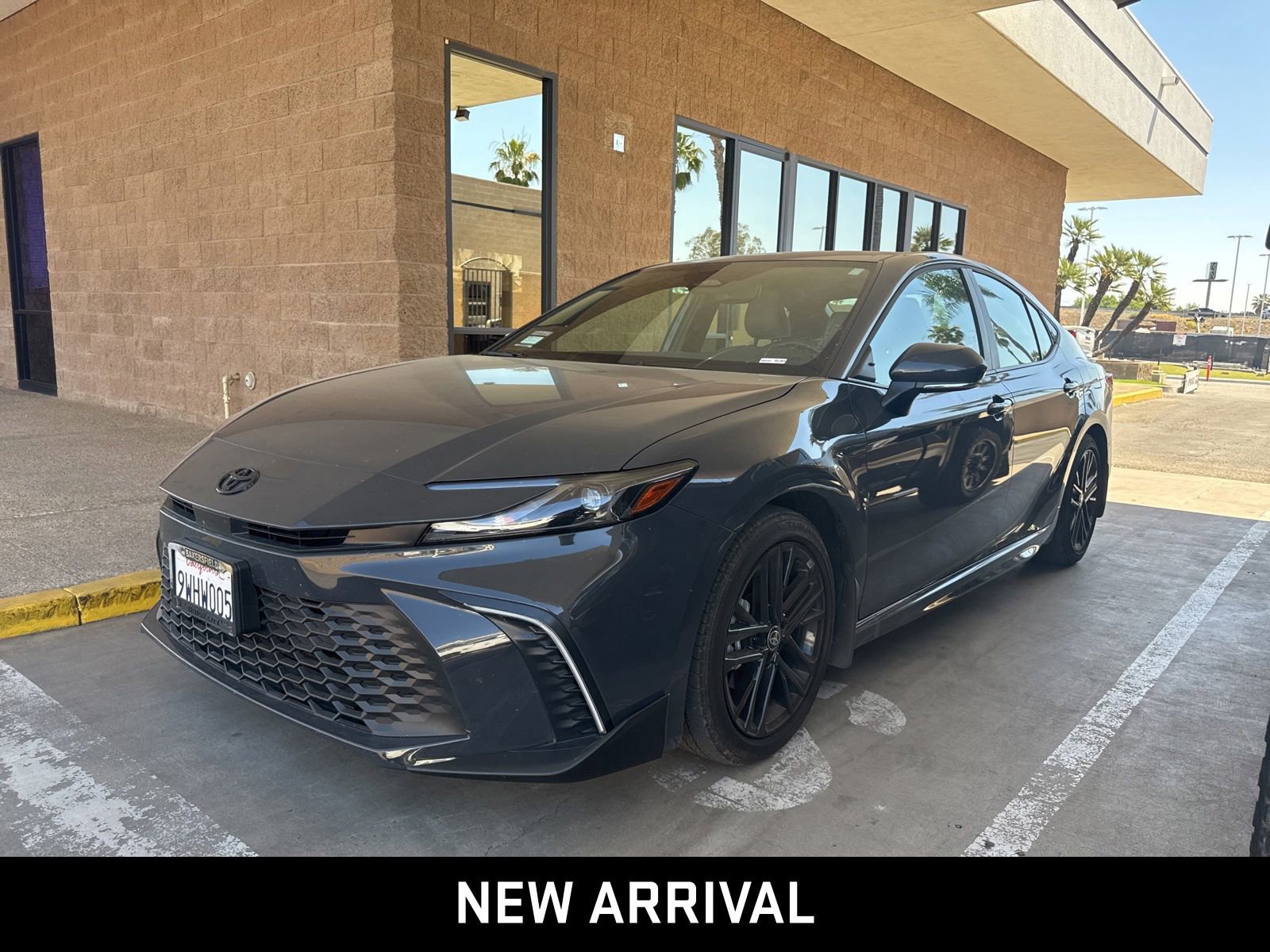 2026 Toyota Camry SE Hybrid's photo
