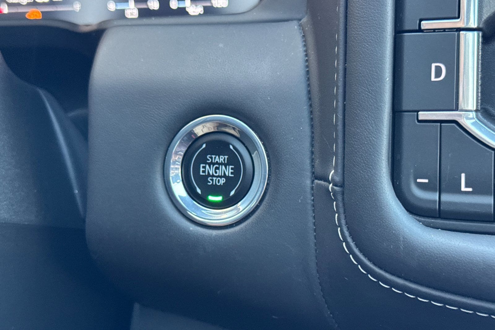 2023 GMC Yukon Denali Ultimate - Photo 25