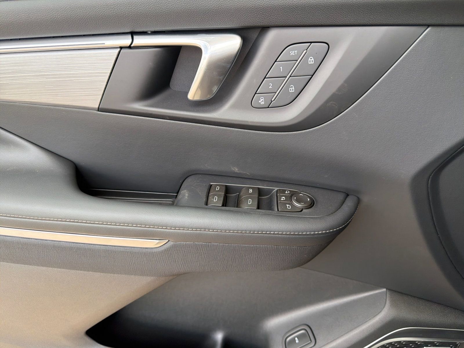 2026 Buick Enclave Preferred - Photo 10
