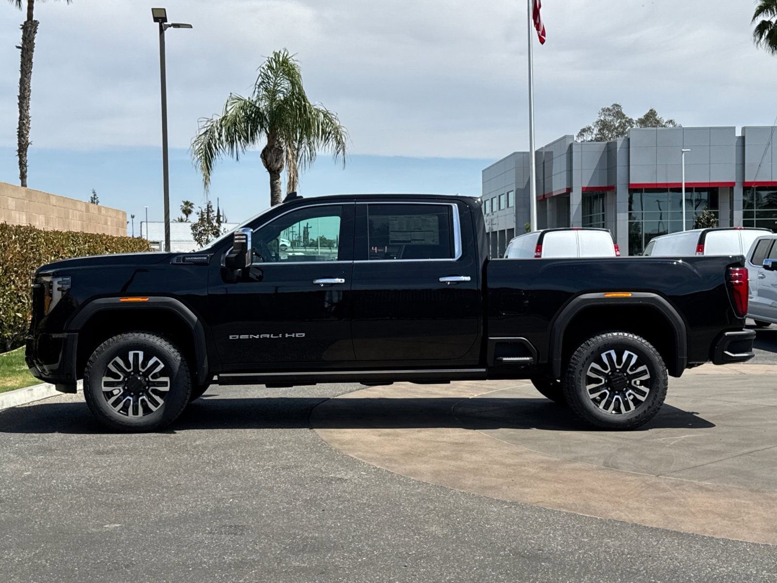 2026 GMC Sierra 2500 HD Denali Ultimate photo 5