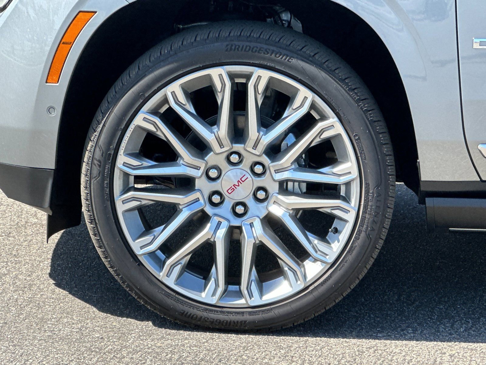 2026 GMC Yukon XL Denali - Photo 25