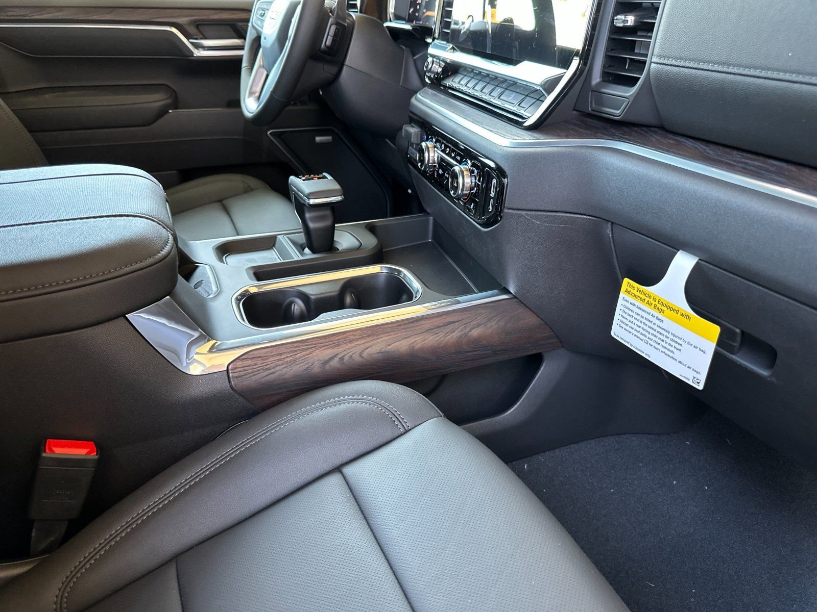 2026 GMC Sierra 1500 SLT - Photo 14