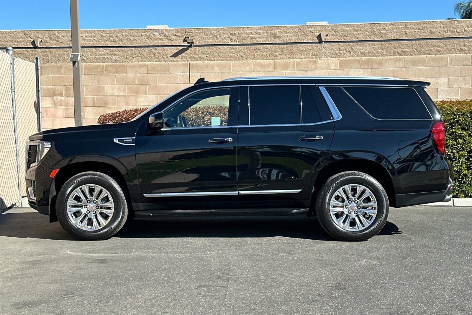 2024 GMC Yukon Denali - Photo 7
