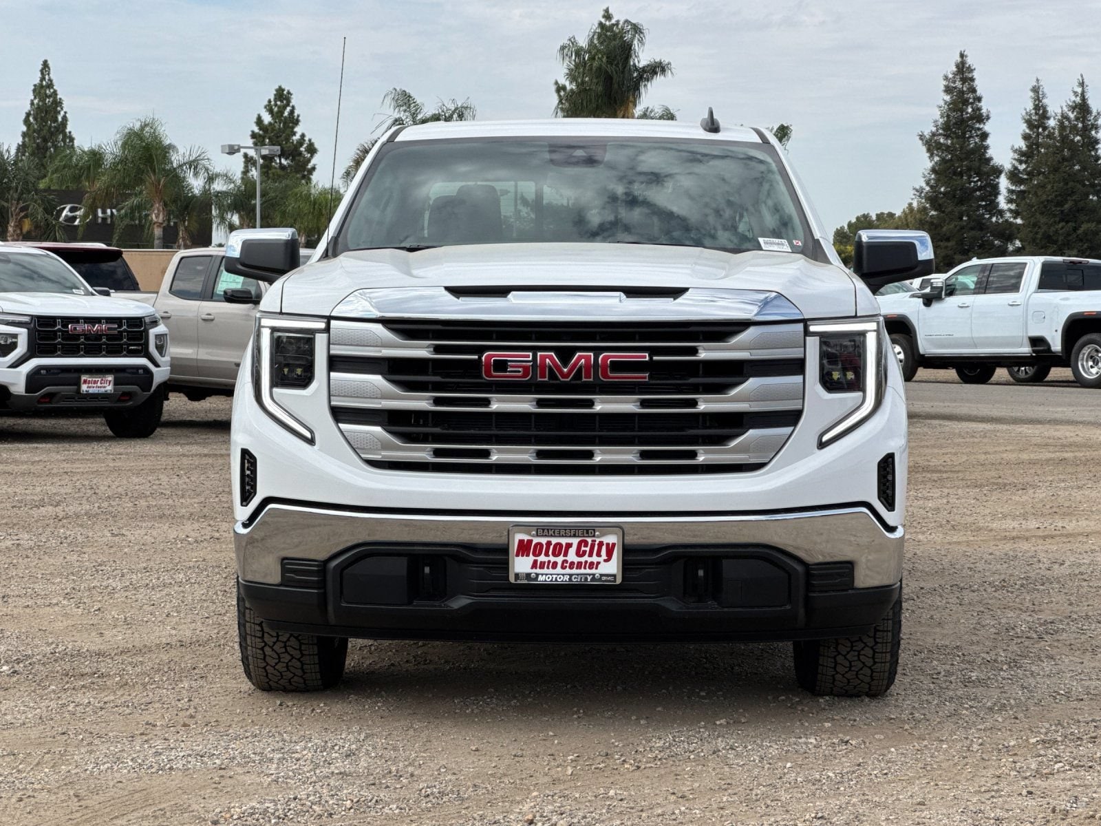 2026 GMC Sierra 1500 SLE - Photo 8