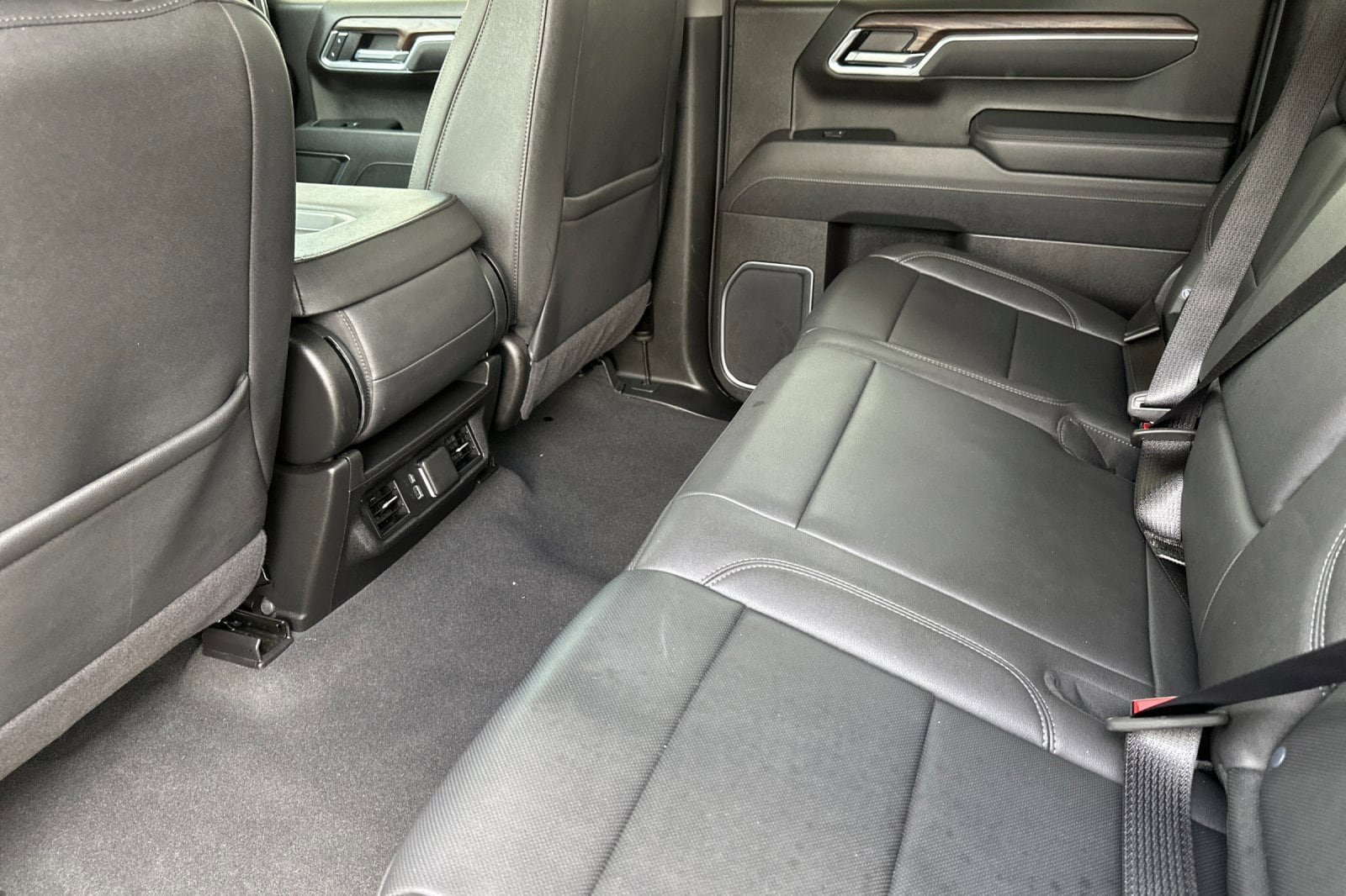 2025 GMC Sierra 1500 SLT - Photo 13