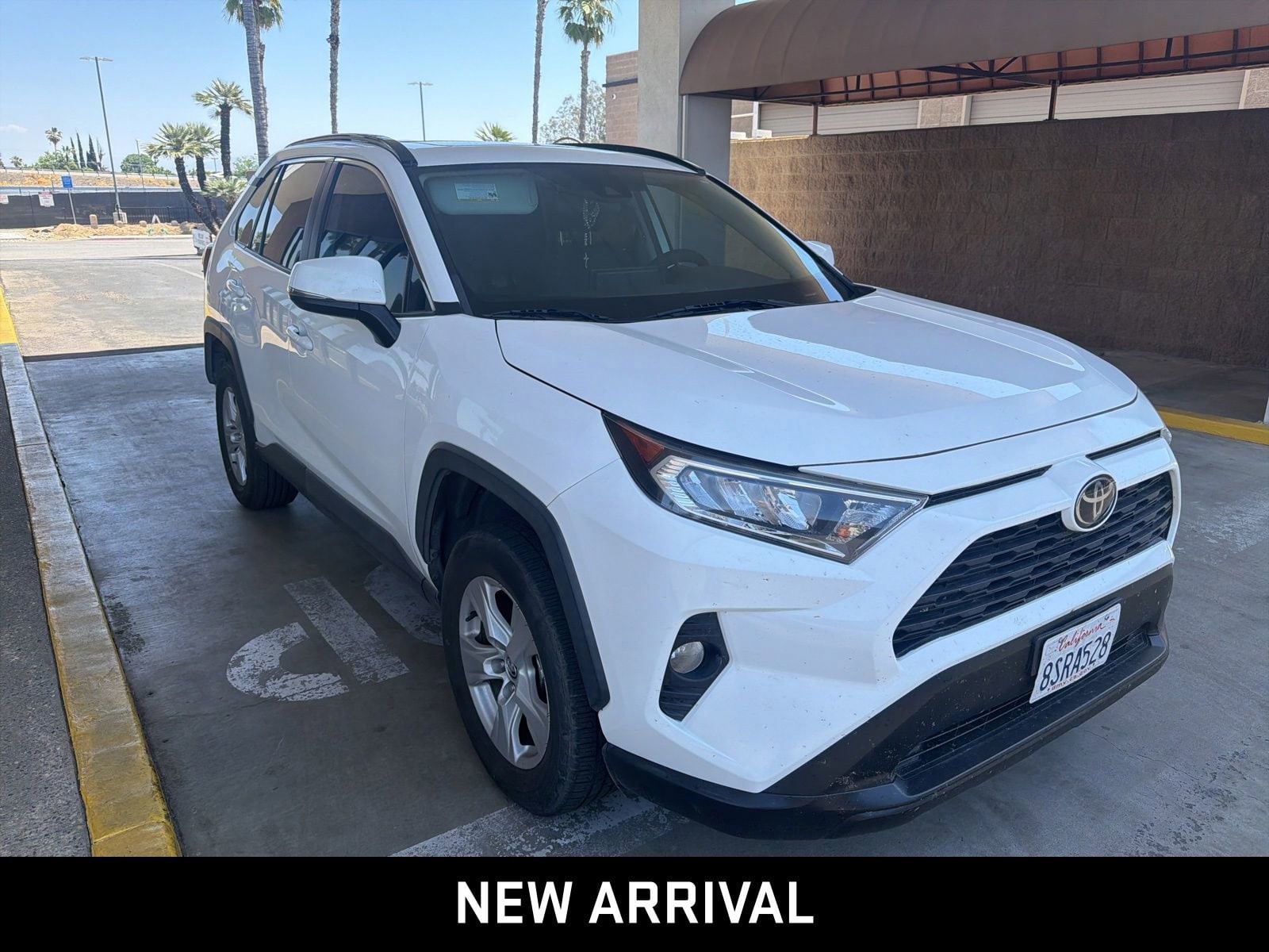 2021 Toyota RAV4 XLE photo 3