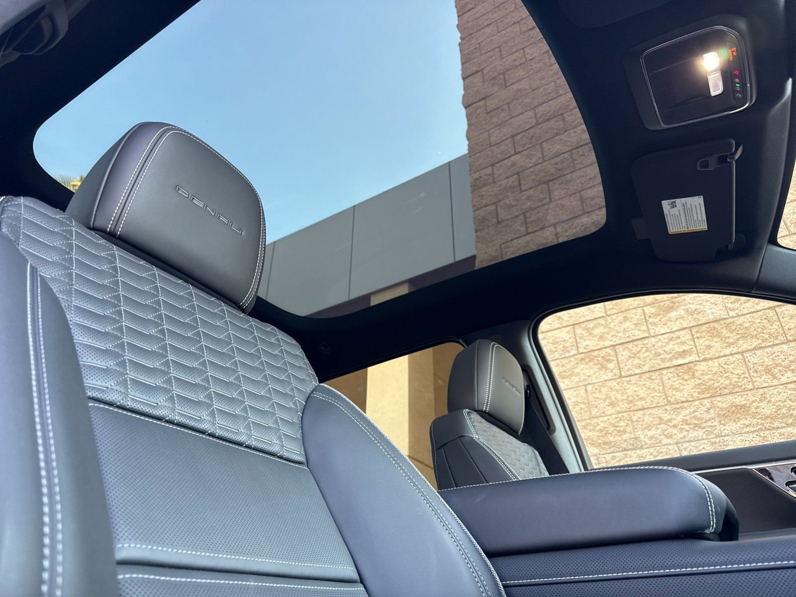 2025 GMC Sierra EV Denali - Photo 15