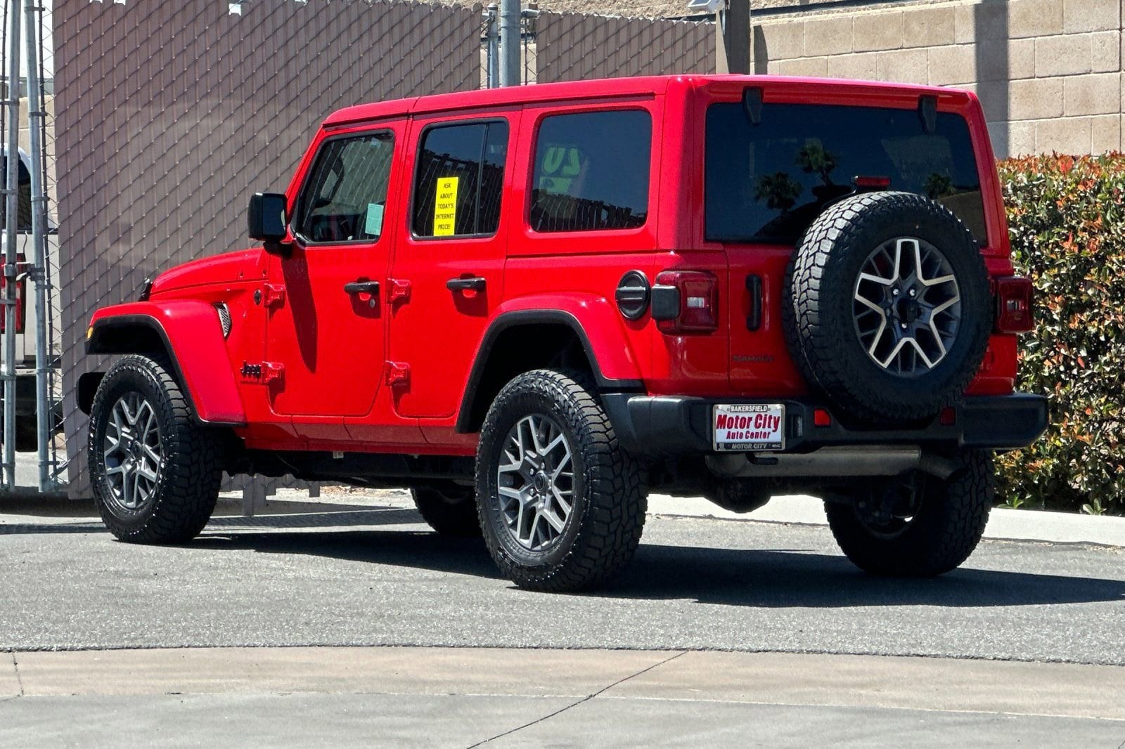 2025 Jeep Wrangler 4-Door Sahara - Photo 6