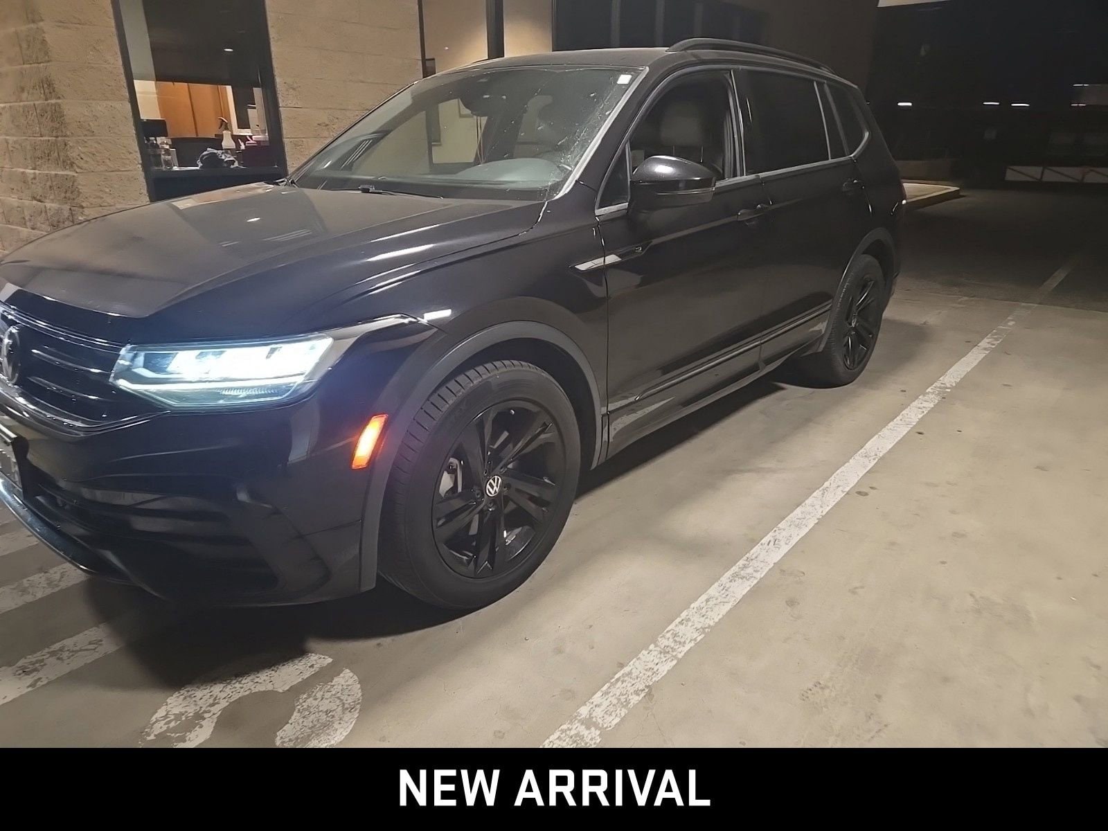2023 Volkswagen Tiguan SE R-LINE BLACK