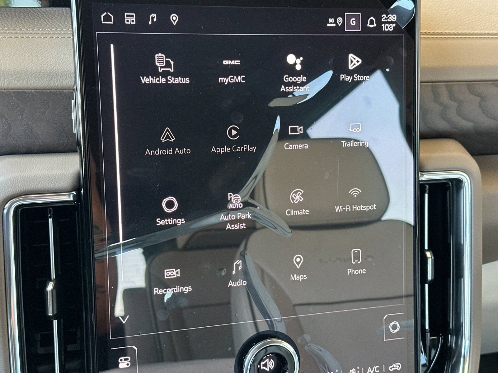 2026 GMC Yukon Denali - Photo 19