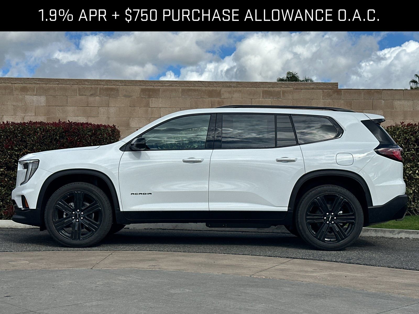 2026 GMC Acadia Elevation photo 5