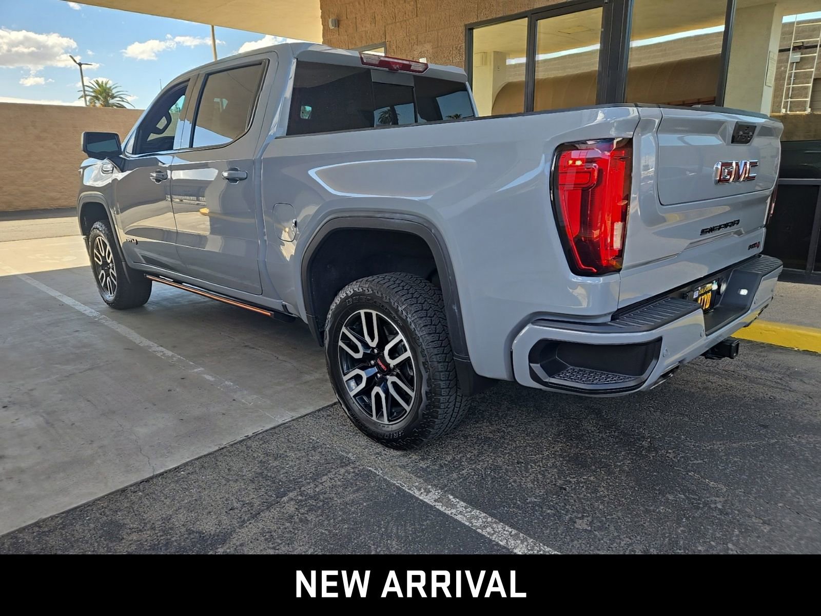 2025 GMC Sierra 1500 AT4 photo 3