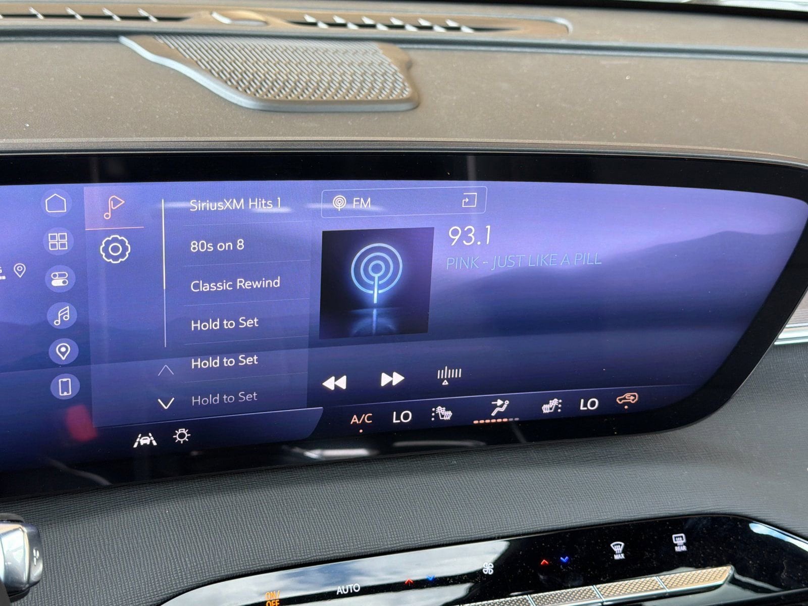 2026 Buick Enclave Sport Touring - Photo 18