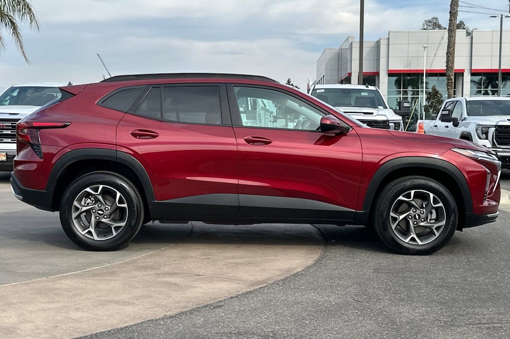 Certified 2025 Chevrolet Trax LT SUV