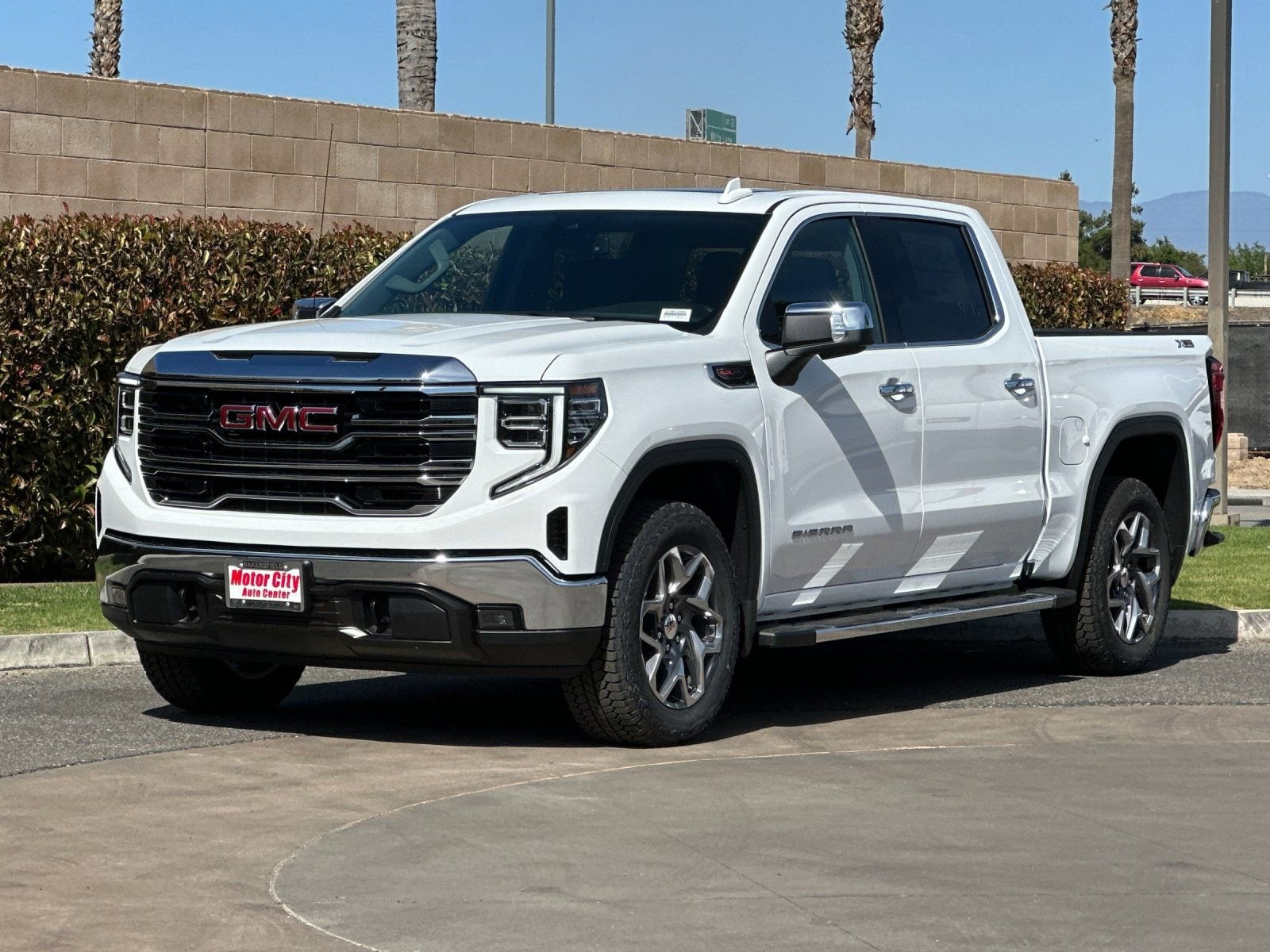 2026 GMC Sierra 1500 SLT photo 6