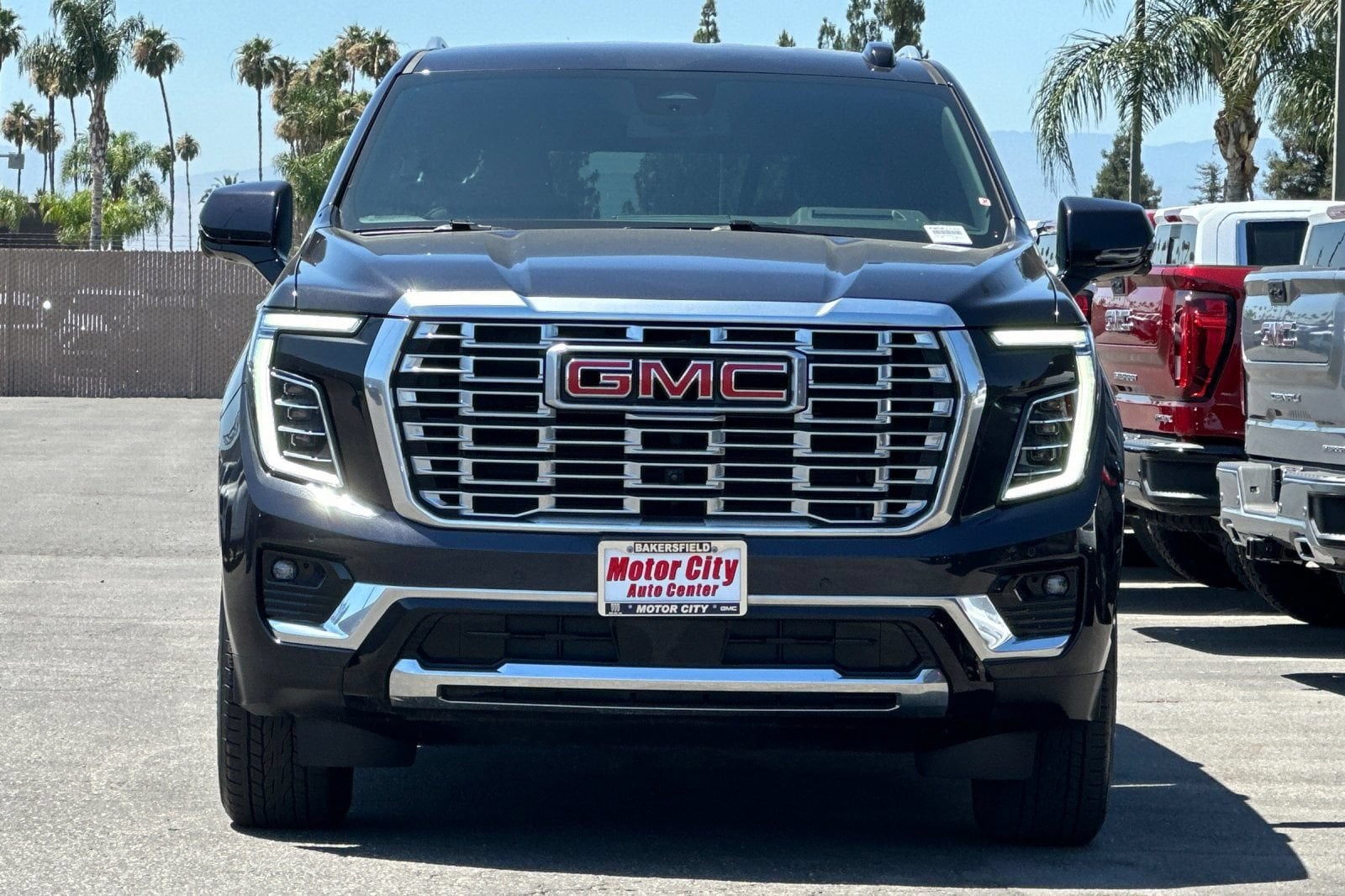 2025 GMC Yukon Denali - Photo 9