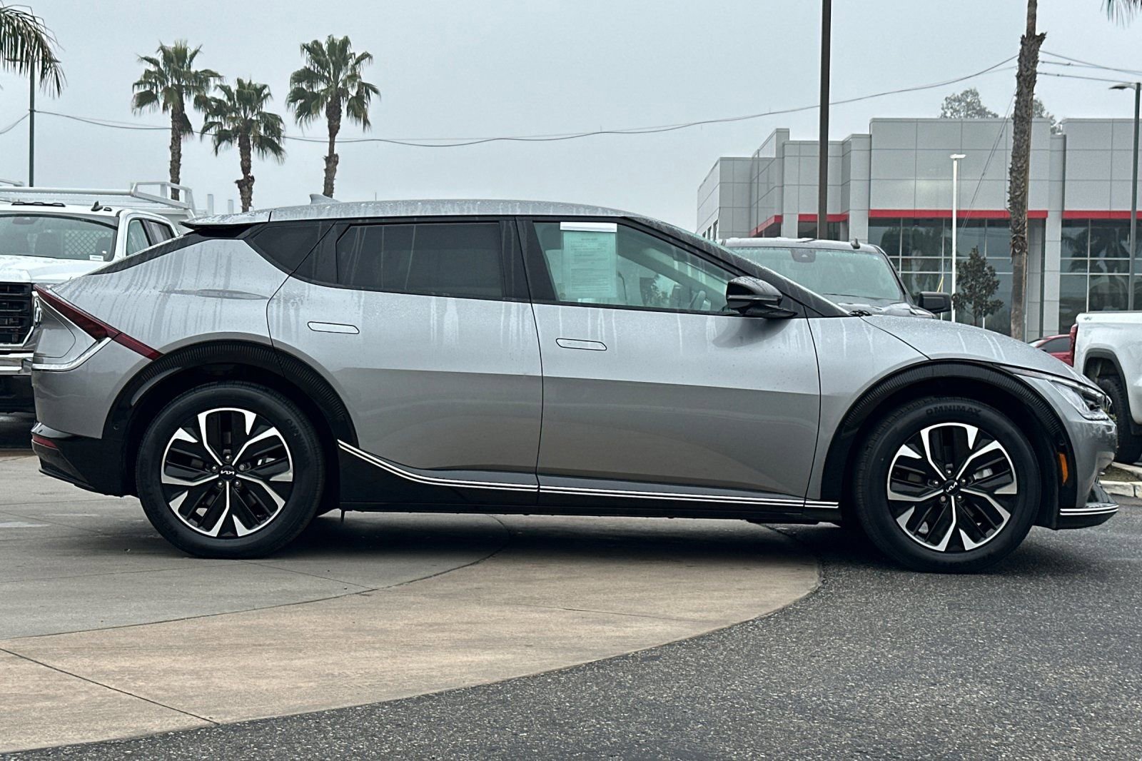 2023 Kia EV6 Wind photo 2