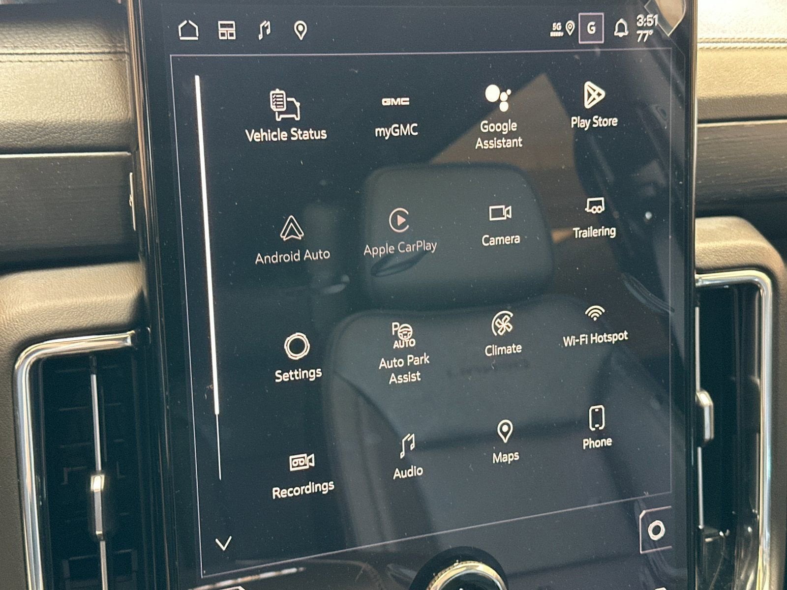 2026 GMC Yukon XL Denali - Photo 18