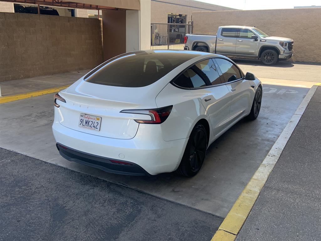 2024 Tesla Model 3 photo 4