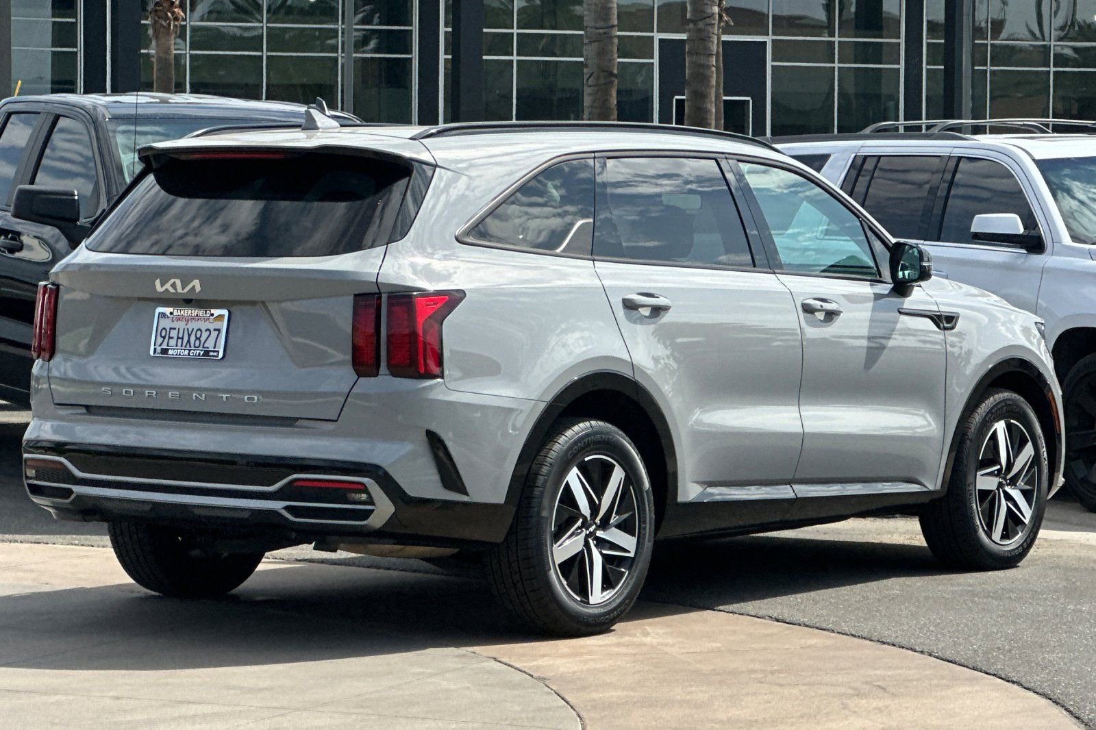 2022 Kia Sorento EX photo 2