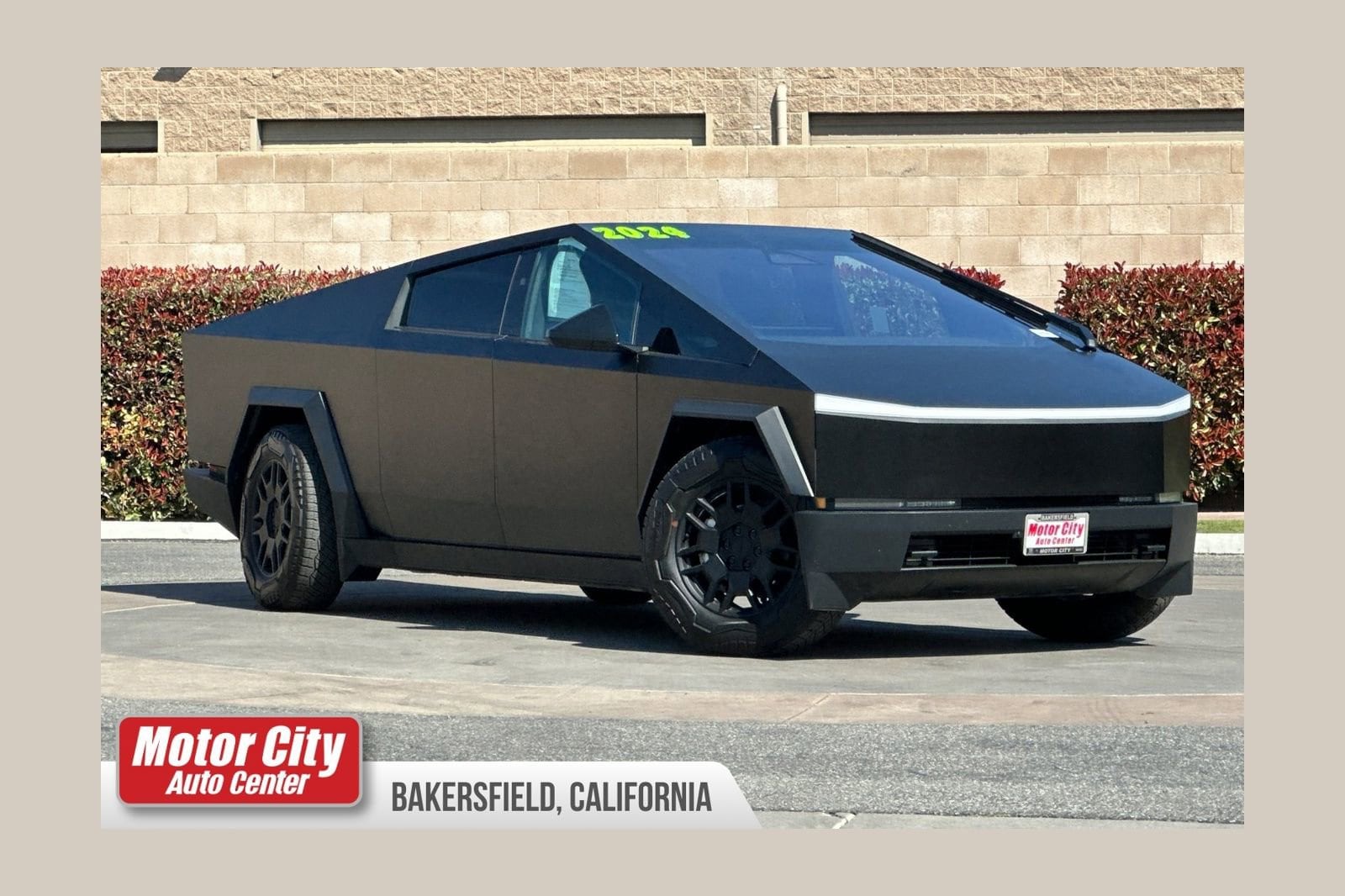 2024 Tesla Cybertruck 4DR AWD photo 1