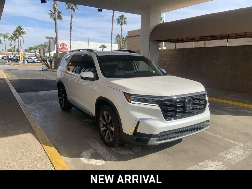 Used 2025 Honda Pilot Touring SUV