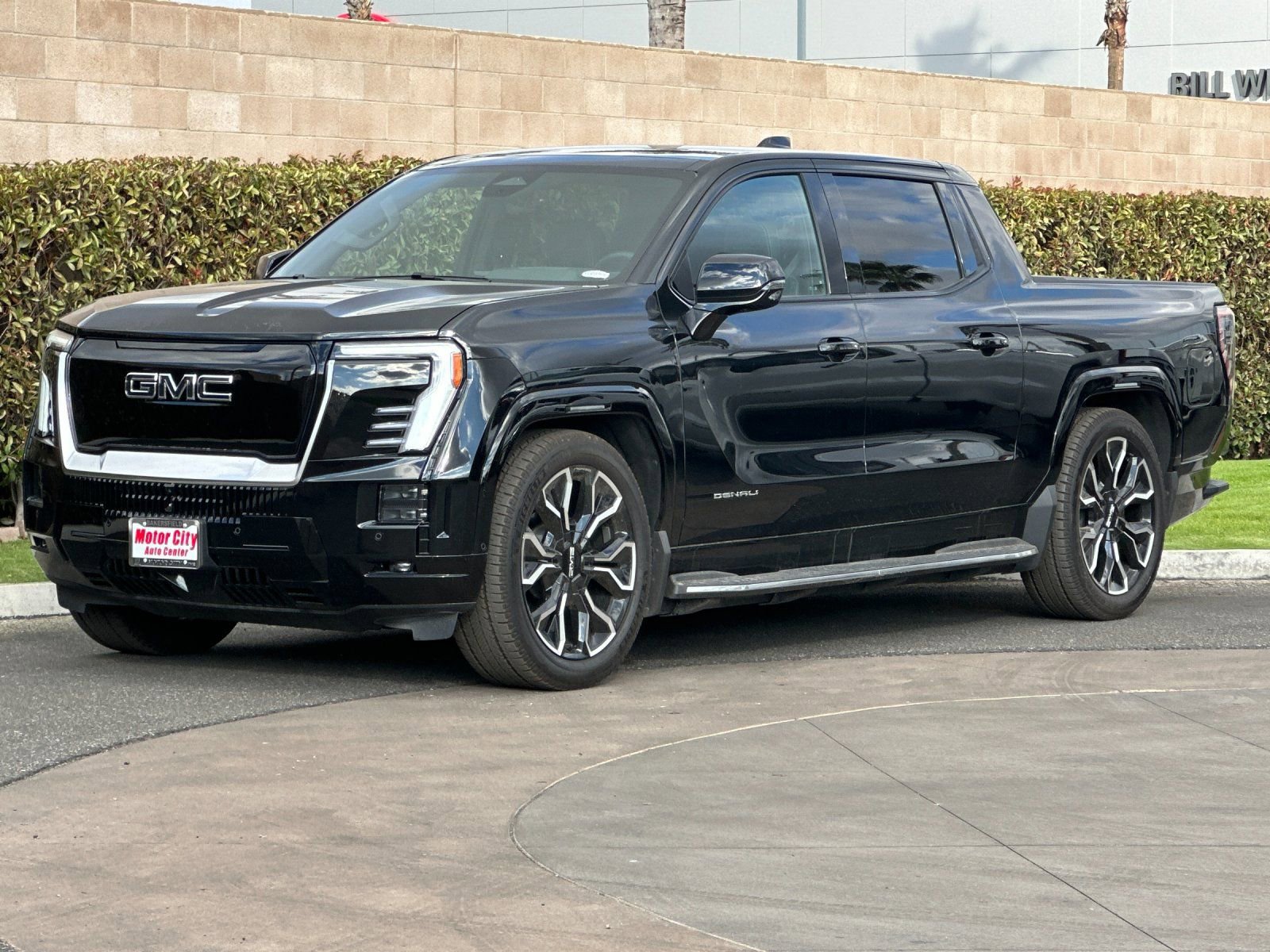 2025 GMC Sierra EV Denali - Photo 8