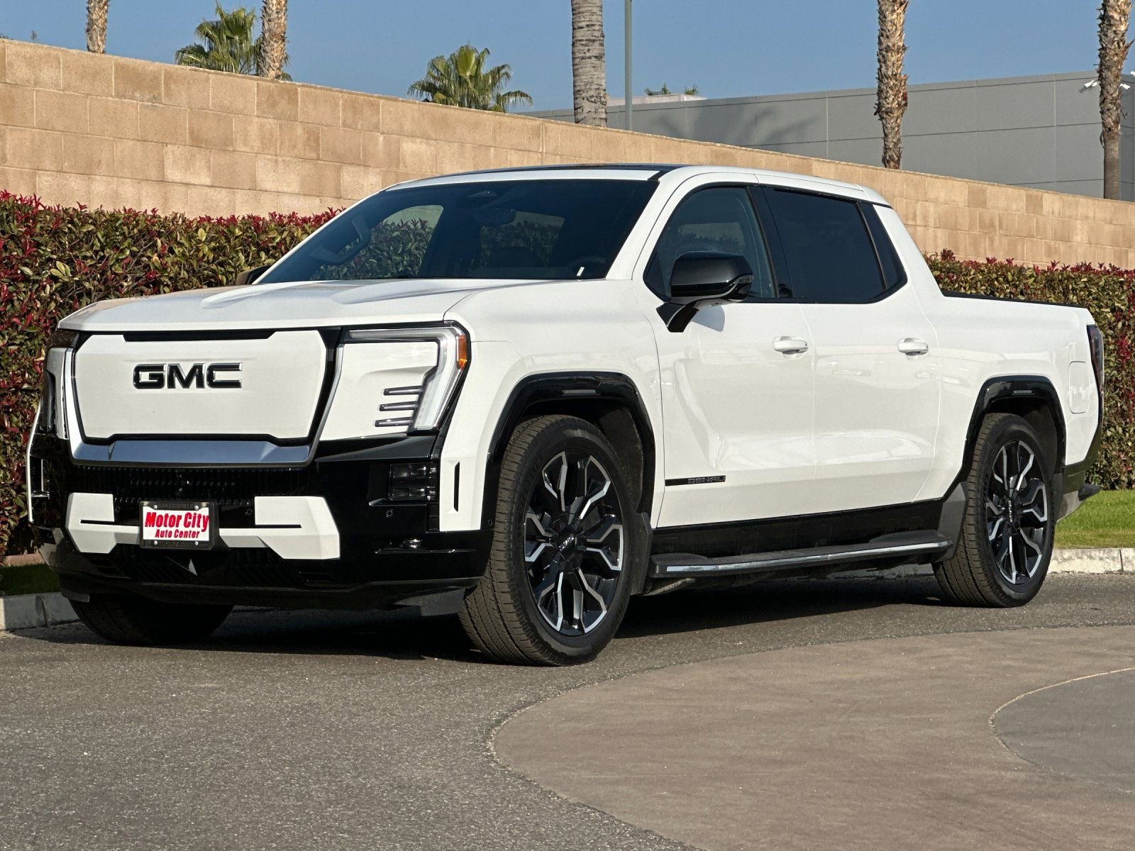2025 GMC Sierra EV Denali - Photo 7