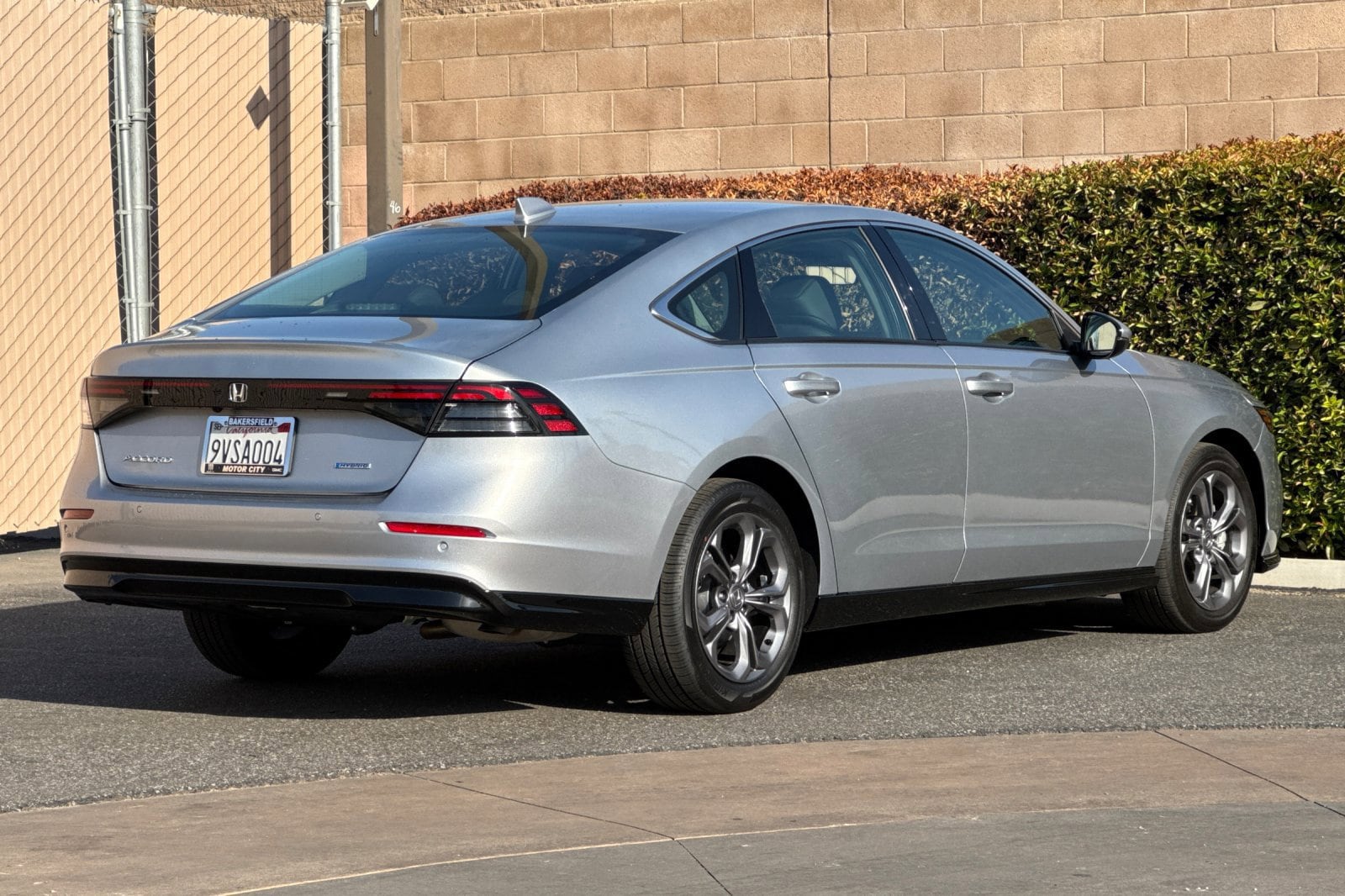 2025 Honda Accord Hybrid EX-L - Photo 4