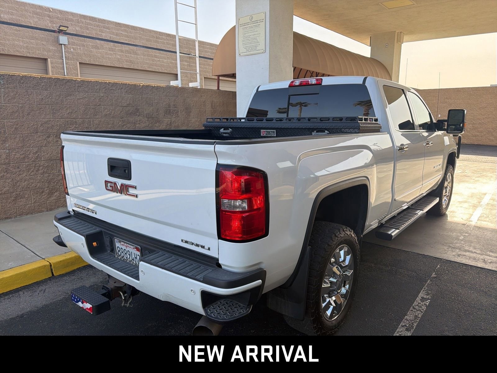 2017 GMC Sierra 2500 HD Denali photo 2