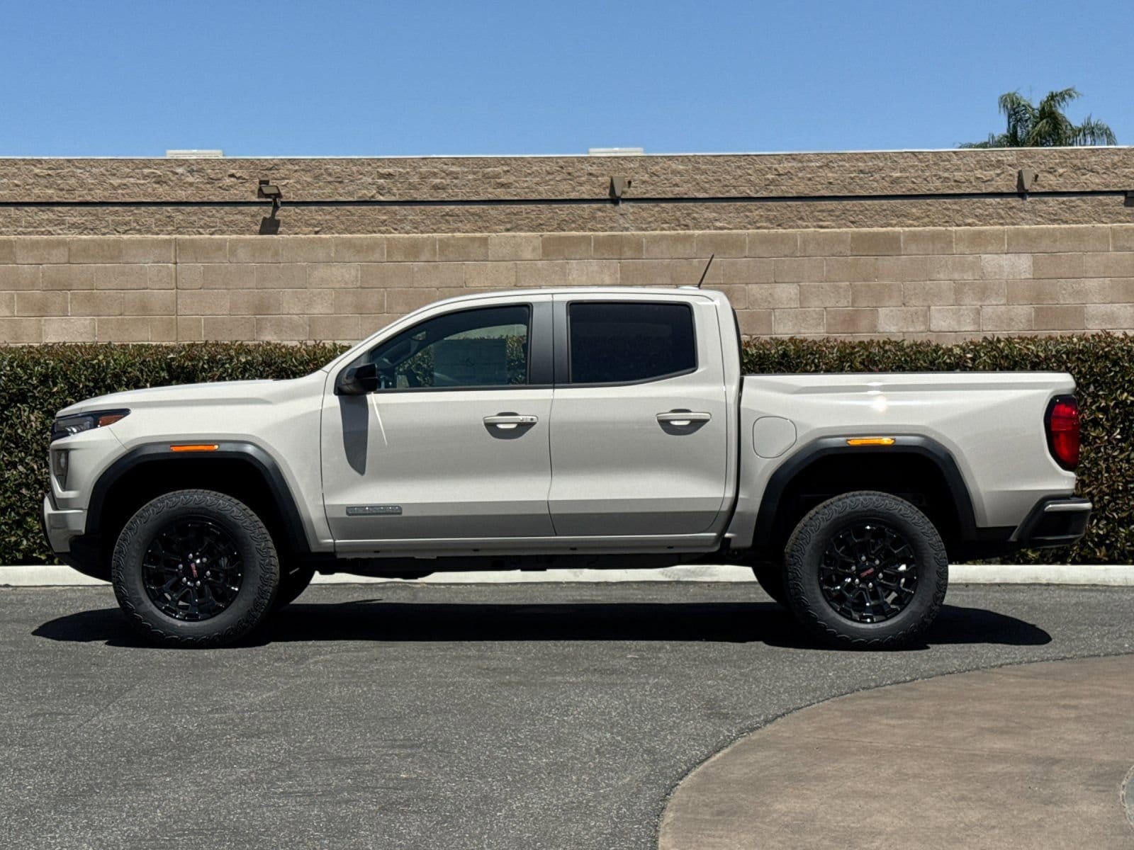 2026 GMC Canyon Elevation photo 5