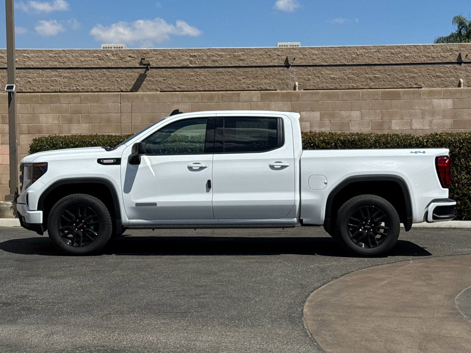 2026 GMC Sierra 1500 Elevation photo 5