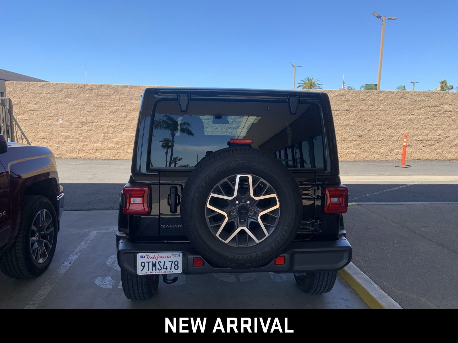 2025 Jeep Wrangler Sahara photo 4