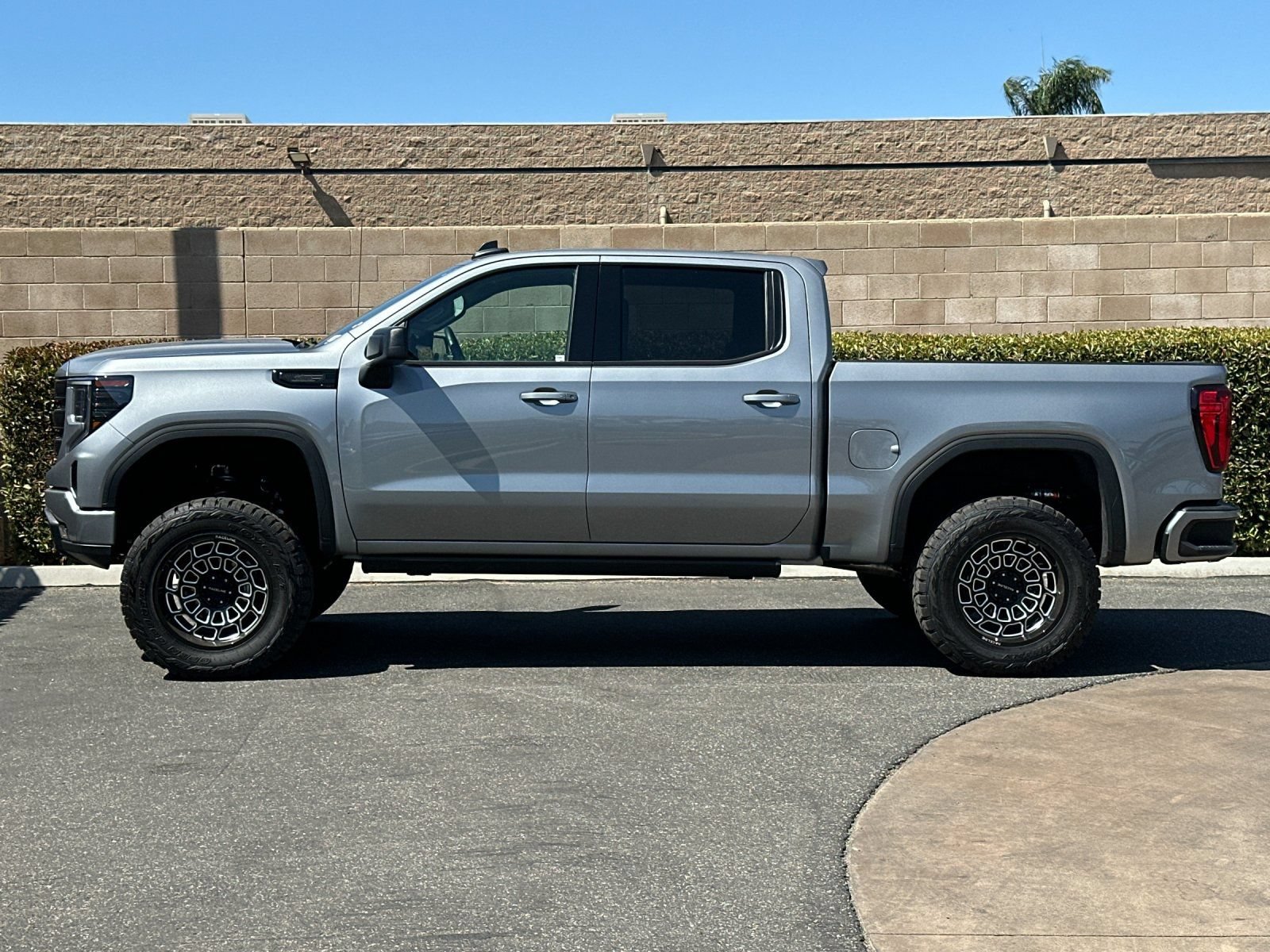 2025 GMC Sierra 1500 Elevation - Photo 6