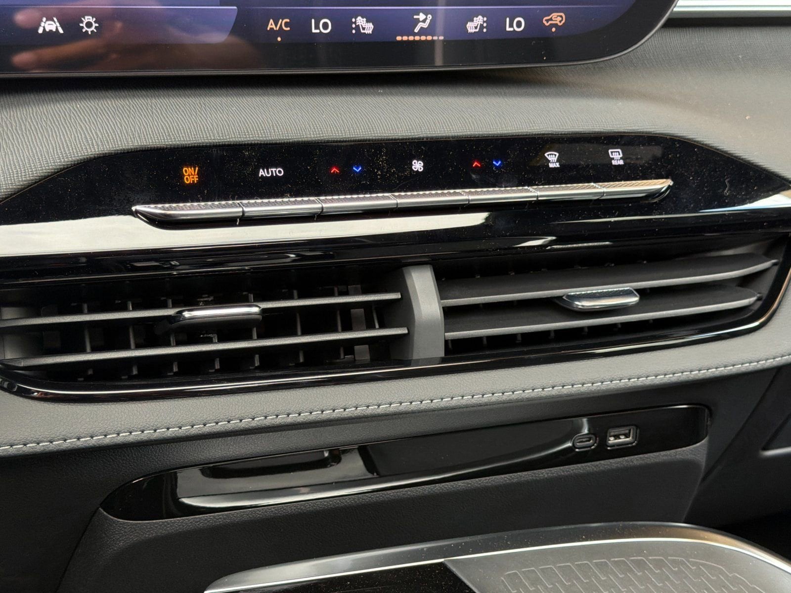 2026 Buick Enclave Sport Touring - Photo 20