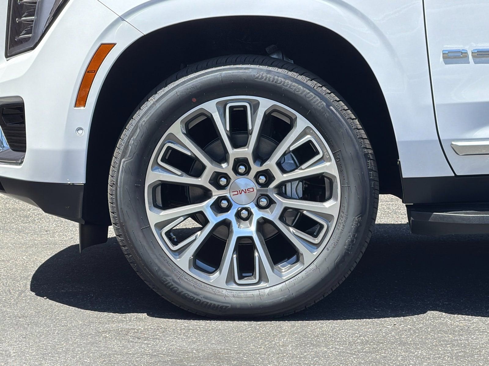 2026 GMC Yukon XL Denali - Photo 26