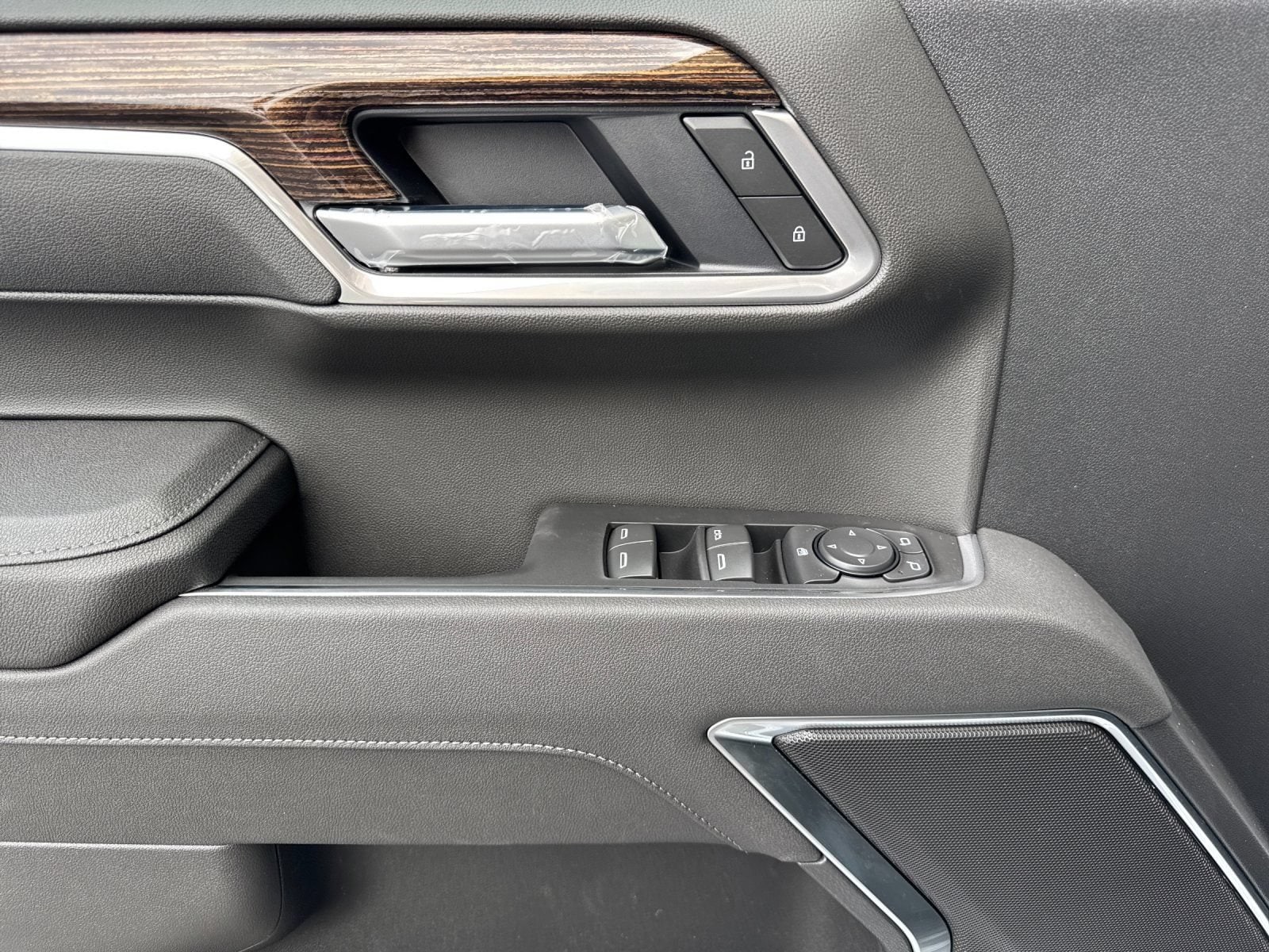 2026 GMC Sierra 1500 SLE - Photo 10