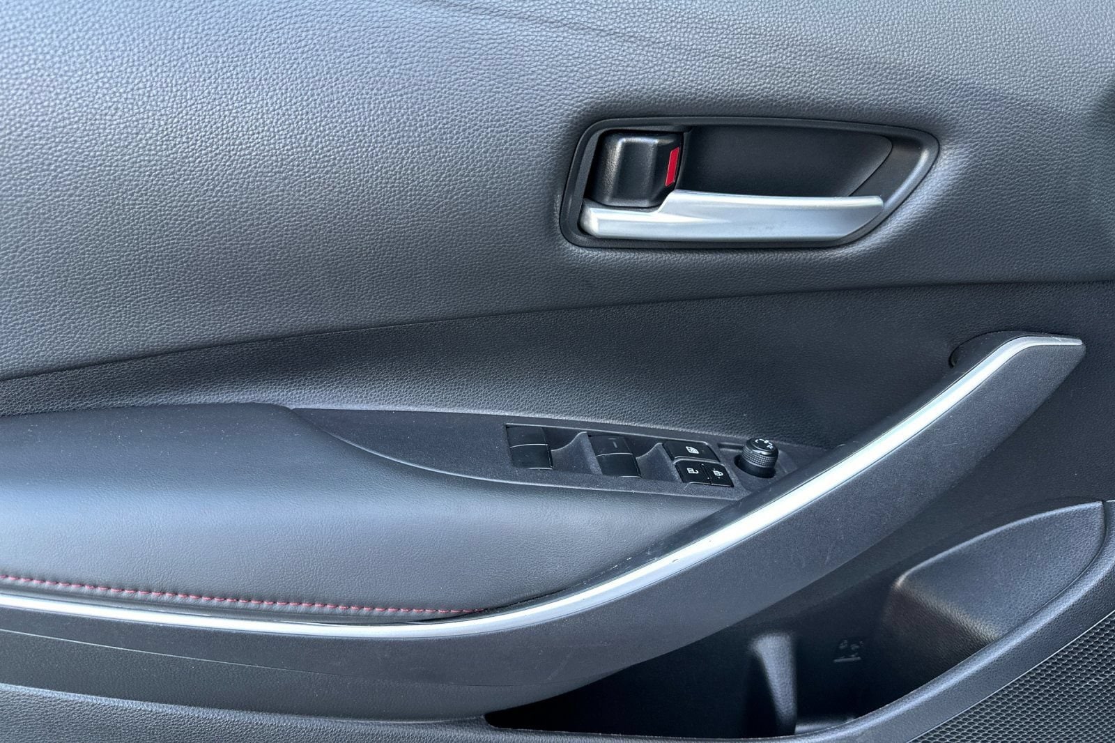 2024 Toyota Corolla SE - Photo 11