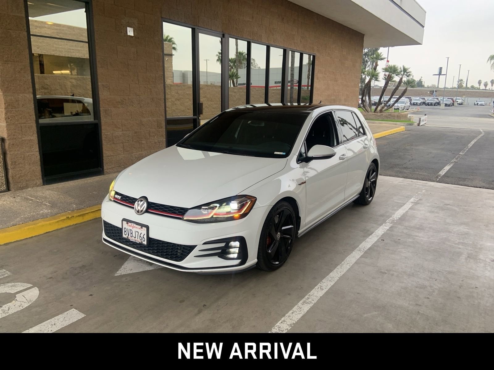 2018 Volkswagen Golf GTI SE's photo