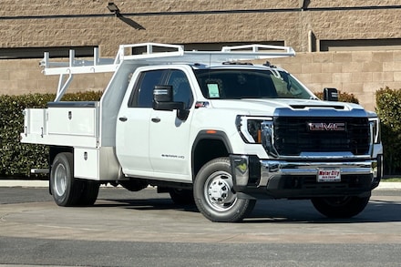 2024 GMC Sierra 3500 HD Chassis Cab Pro Truck