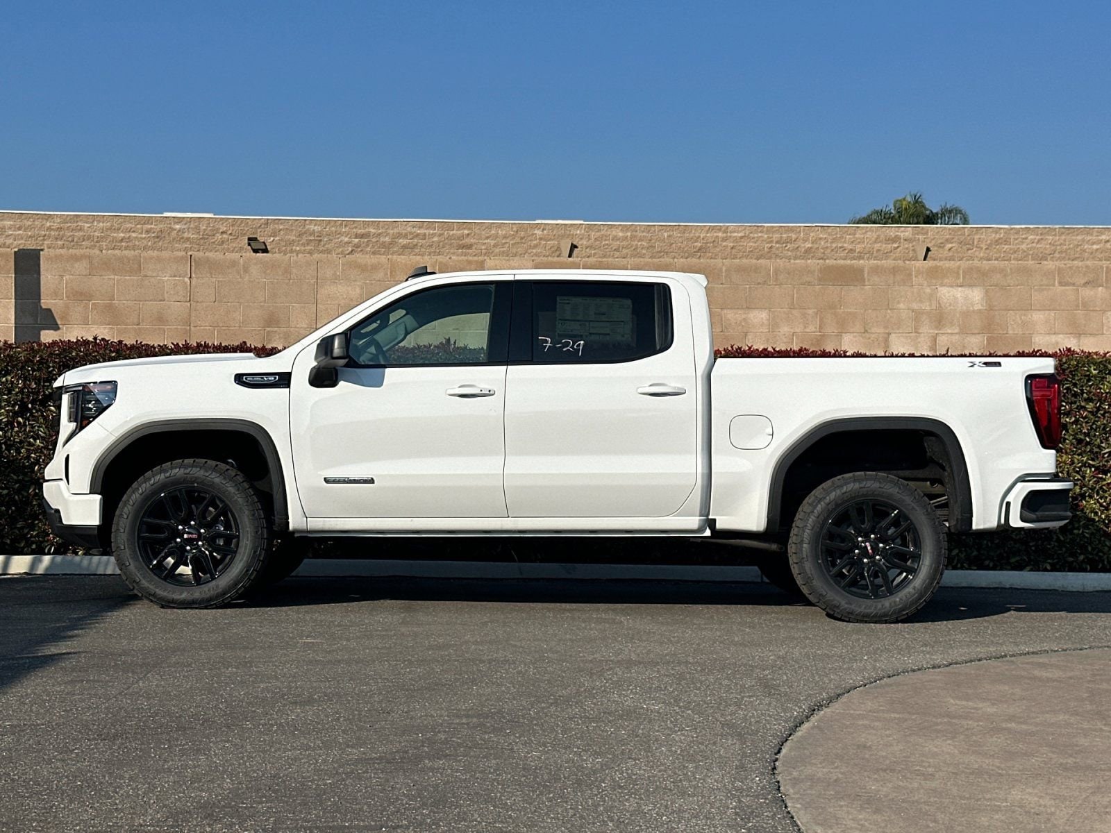2026 GMC Sierra 1500 Elevation photo 5