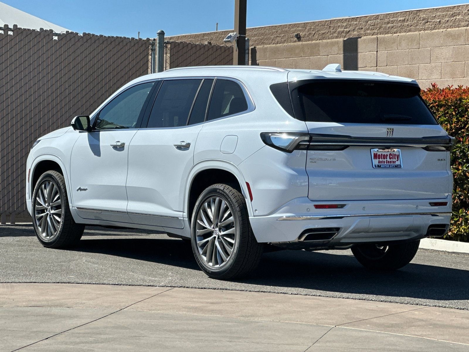 2026 Buick Enclave Avenir photo 4