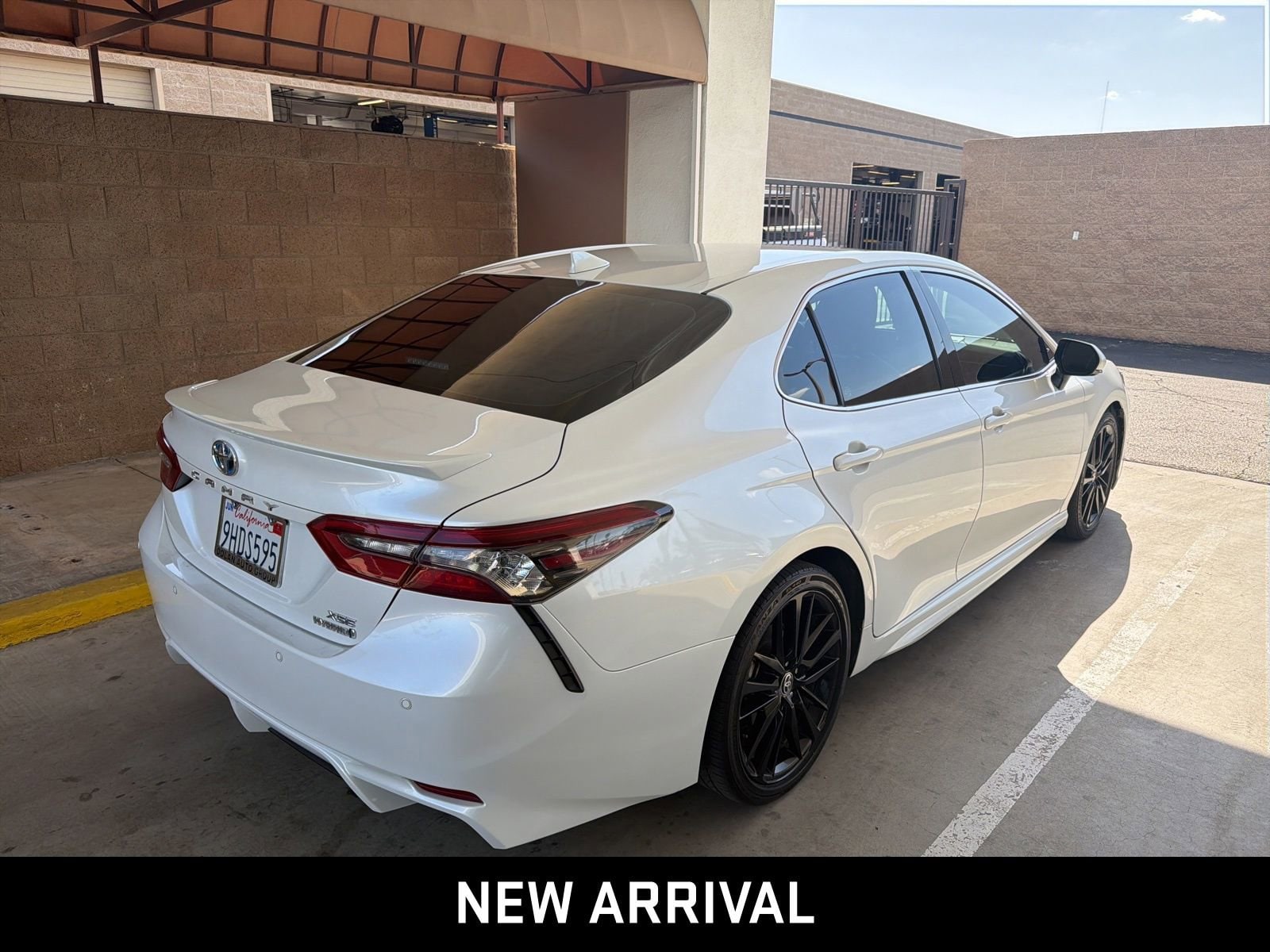 2023 Toyota Camry Hybrid XSE photo 4